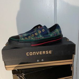 Converse low slip on